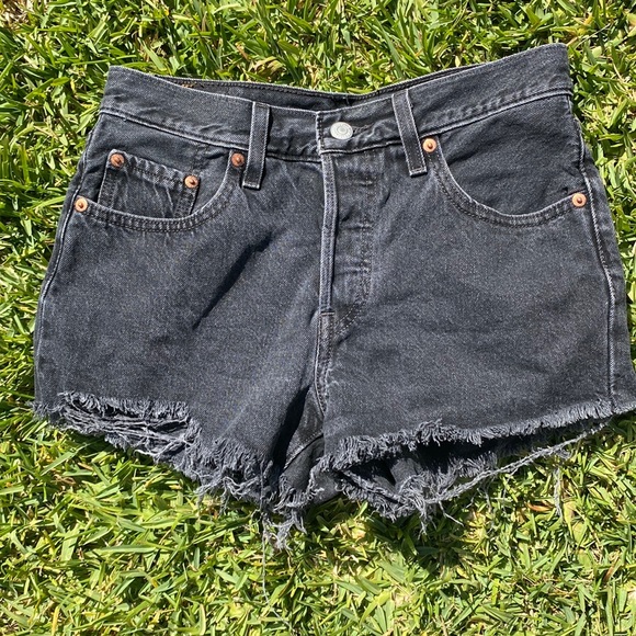 Levis Cutoff Faded Black Denim Shorts 